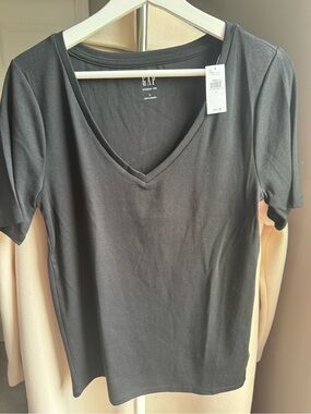 GAP Black V-Neck Short Sleeve Tee